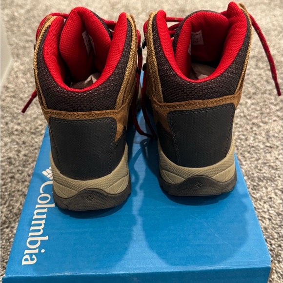 Columbia Women’s Newton Ridge Plus Waterproof Amped - Picture 4 of 5